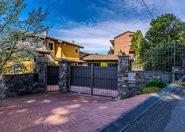 Cardana By Interhome Dom wakacyjny Besozzo